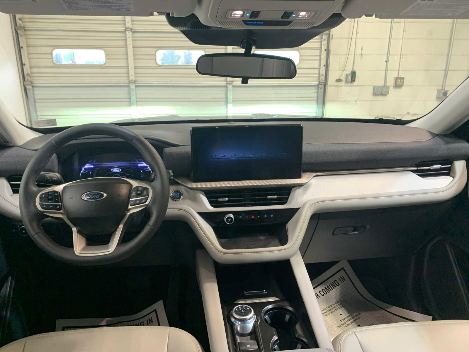 Used 2025 Ford Explorer Active w/ Active Comfort Package image 4