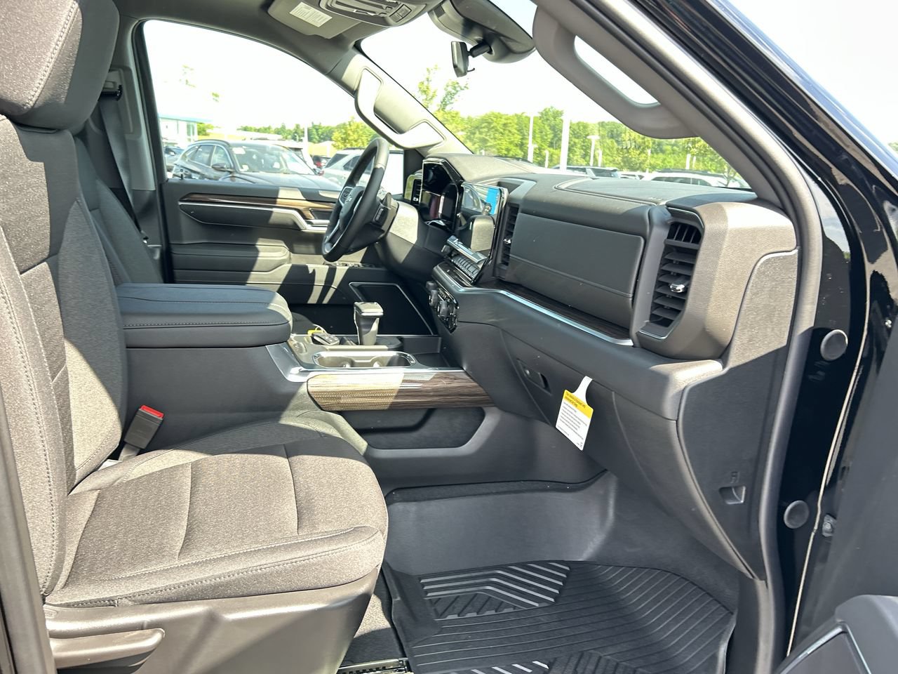 New 2026 Chevrolet Silverado 1500 LT w/ Z71 Off-Road Package AWD/4WD image 14