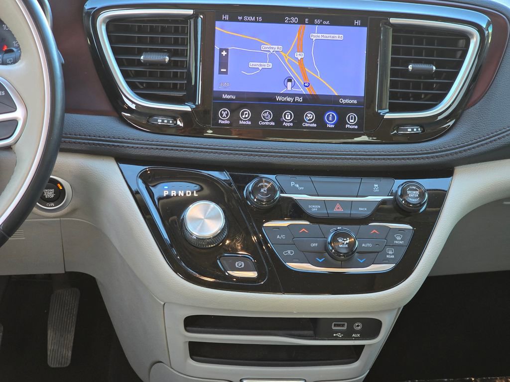 Used 2017 Chrysler Pacifica Limited w/ Tire & Wheel Group image 32