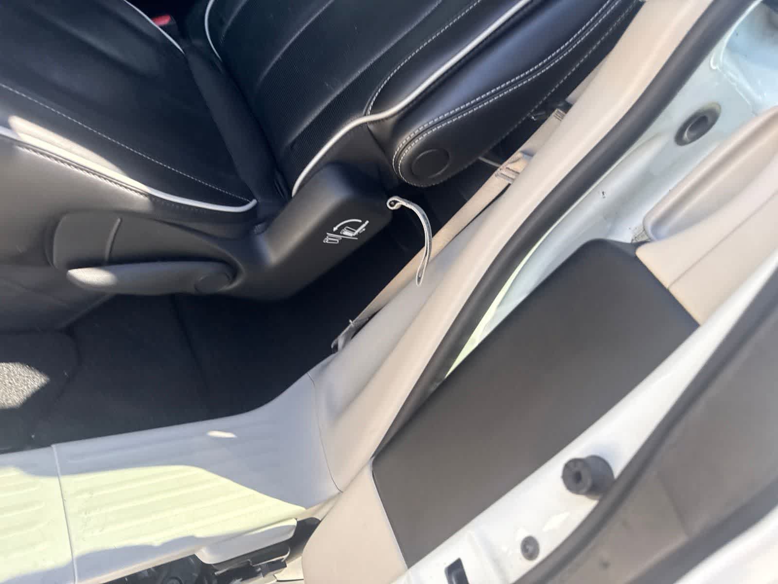 Used 2023 Chrysler Pacifica Limited FWD image 17
