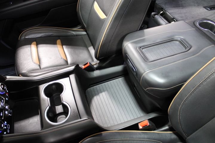 Used 2021 GMC Yukon AT4 image 32