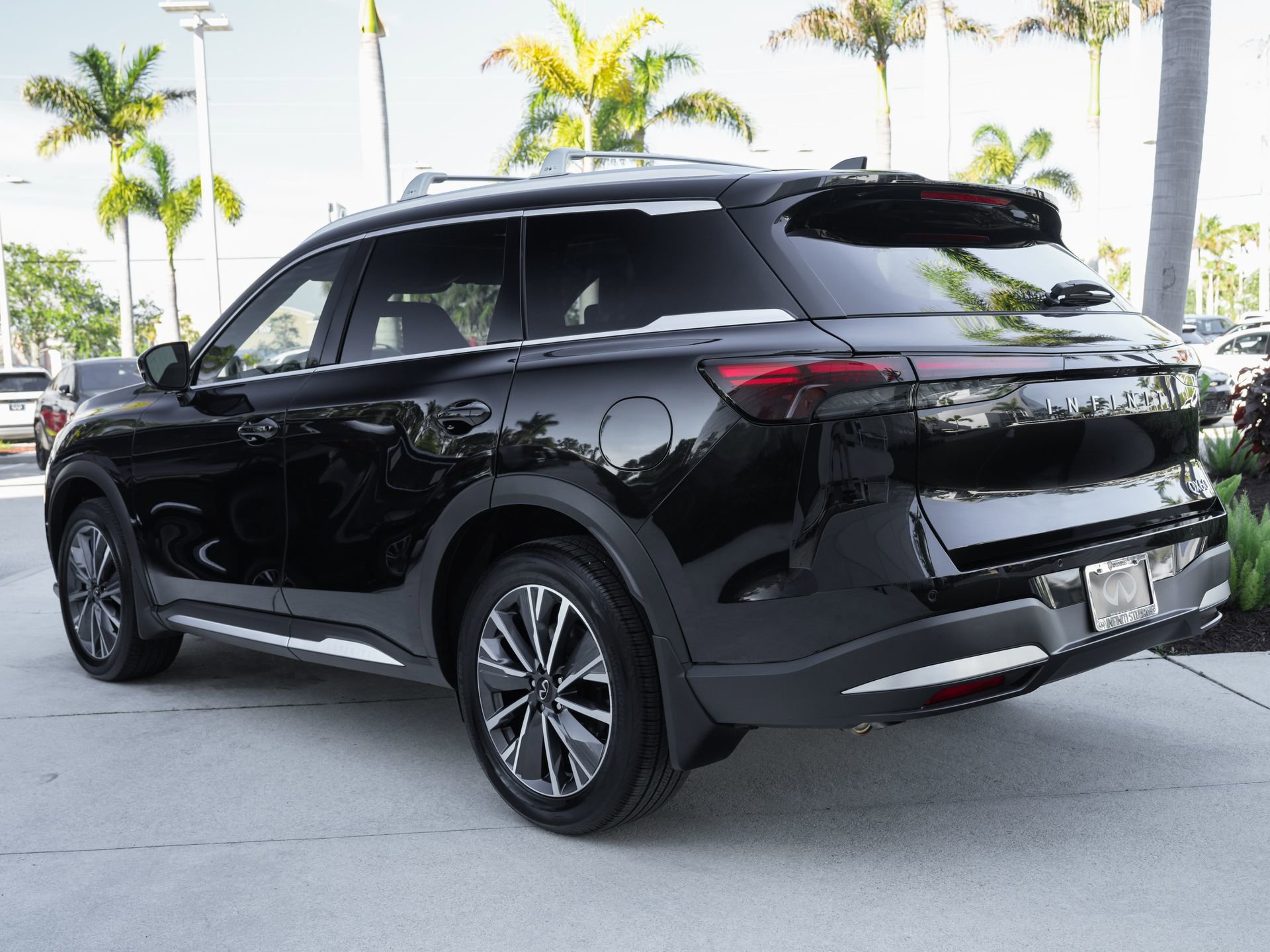 Certified 2026 INFINITI QX60 Luxe w/ Cargo Package FWD image 22