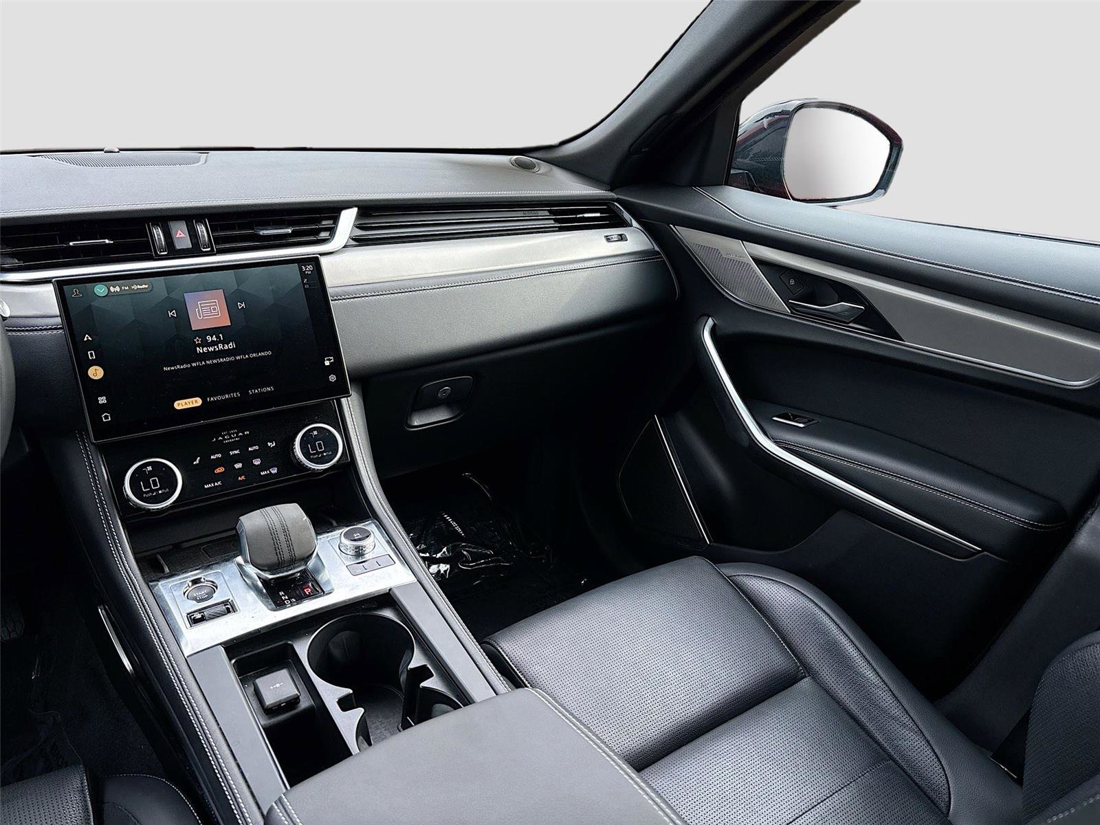 Used 2024 Jaguar F-PACE R-Dynamic S image 26