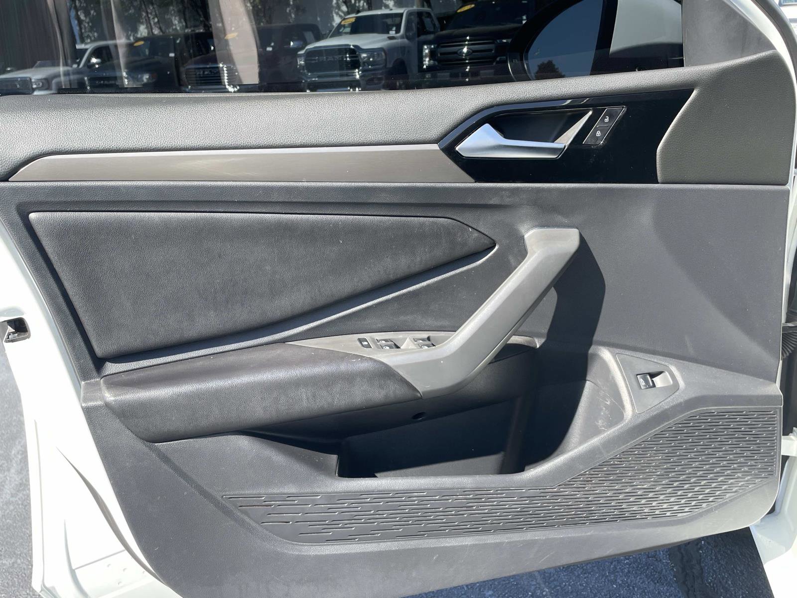 Used 2019 Volkswagen Jetta SEL Premium FWD image 14