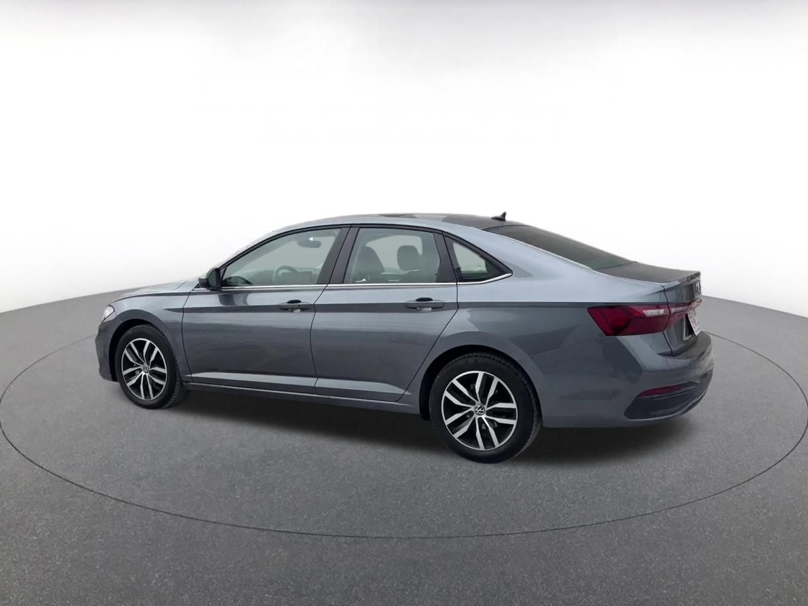 Used 2025 Volkswagen Jetta SE image 10