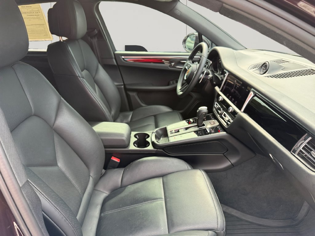 Used 2024 Porsche Macan AWD/4WD image 16