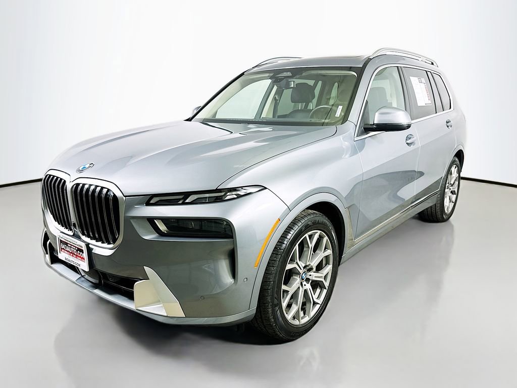 Used 2024 BMW X7 xDrive40i image 3