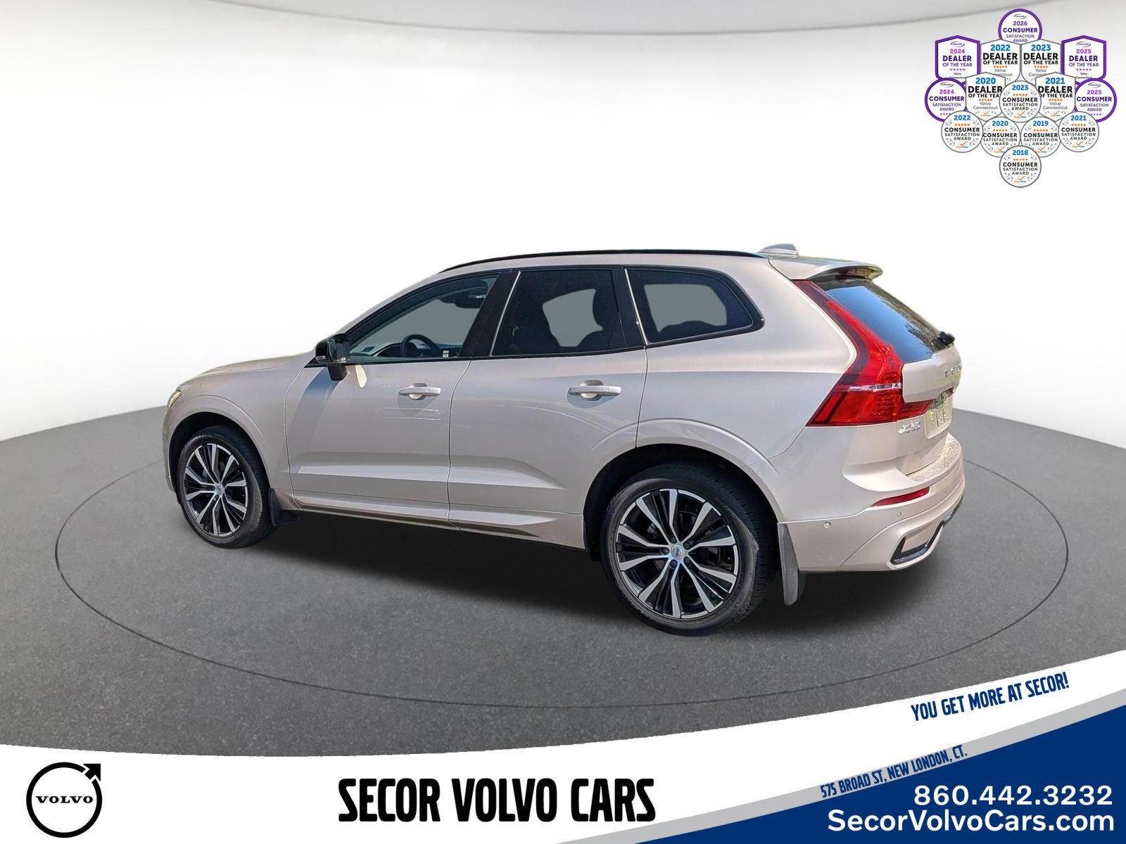Used 2023 Volvo XC60 B5 Plus w/ Climate Package AWD/4WD image 9