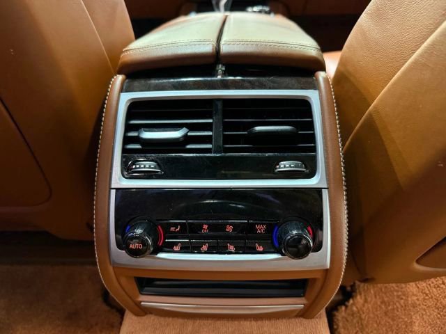 Used 2018 BMW 750i xDrive image 36