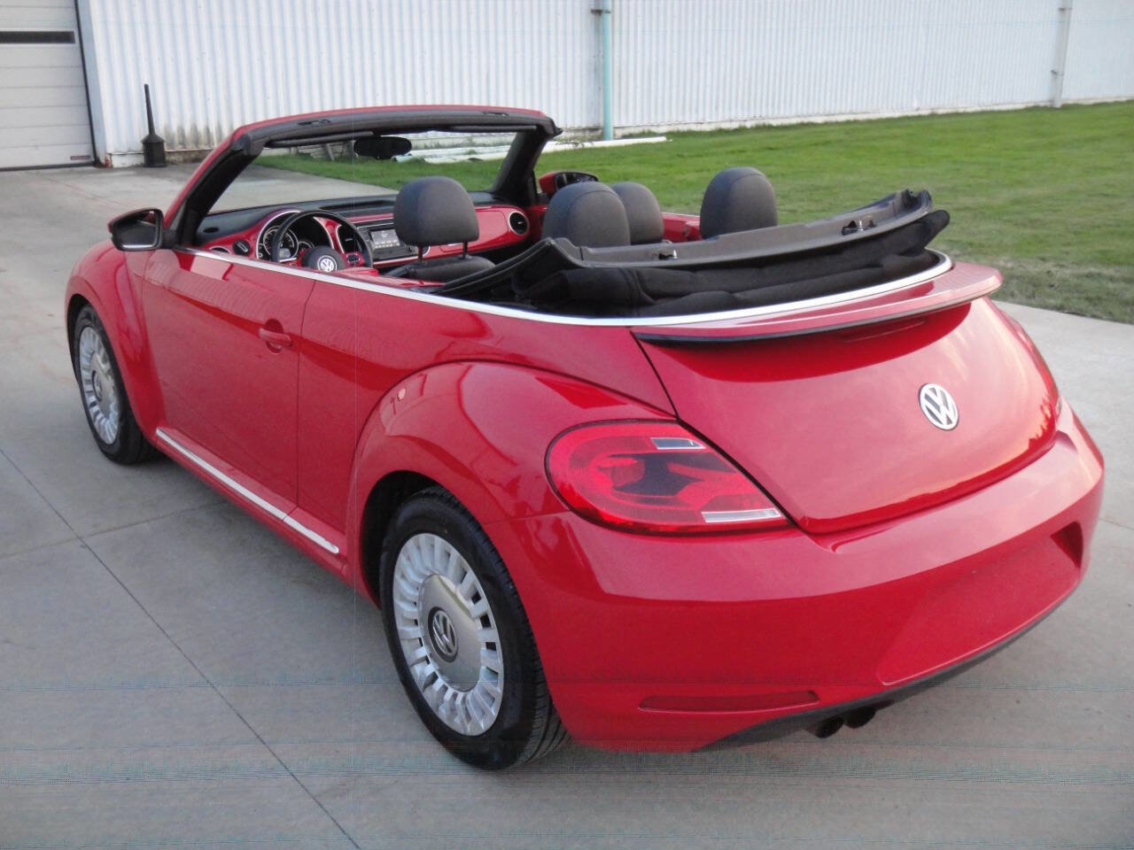 Used 2016 Volkswagen Beetle 1.8T S image 18