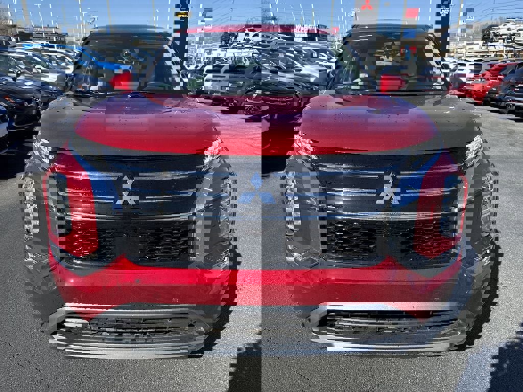 New 2025 Mitsubishi Outlander SE image 2