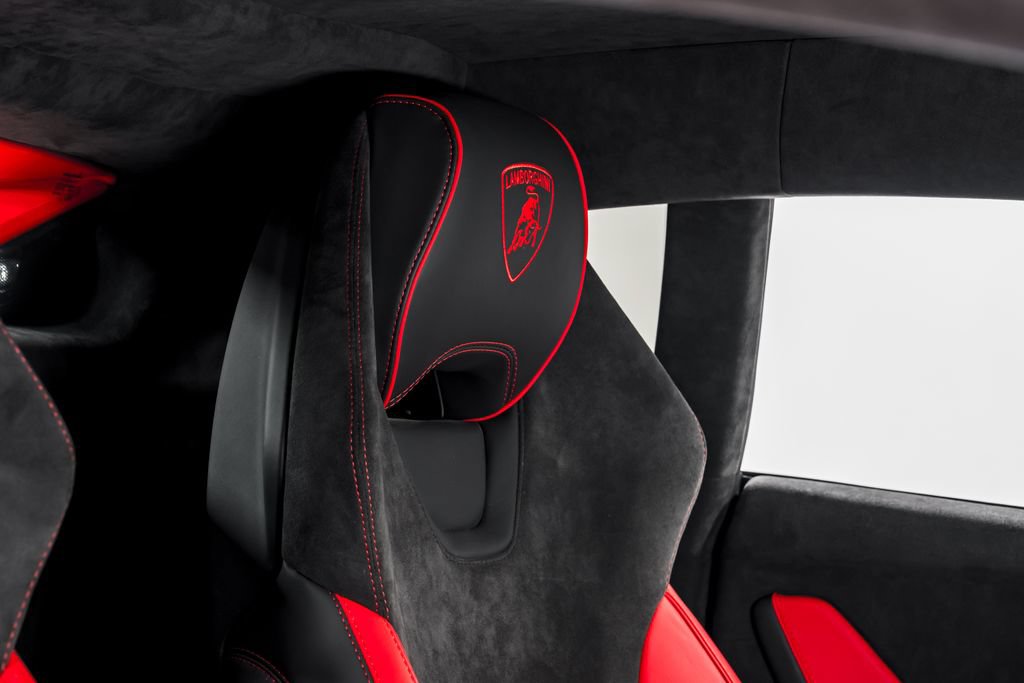 Used 2023 Lamborghini Huracan Tecnica RWD image 35