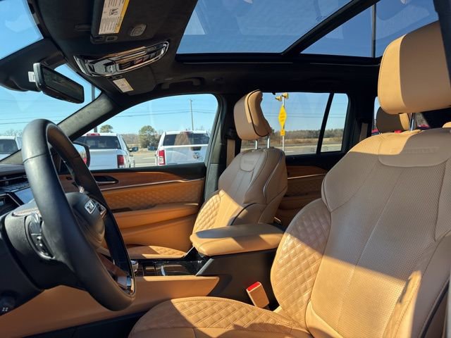 Used 2024 Jeep Grand Cherokee Summit image 29