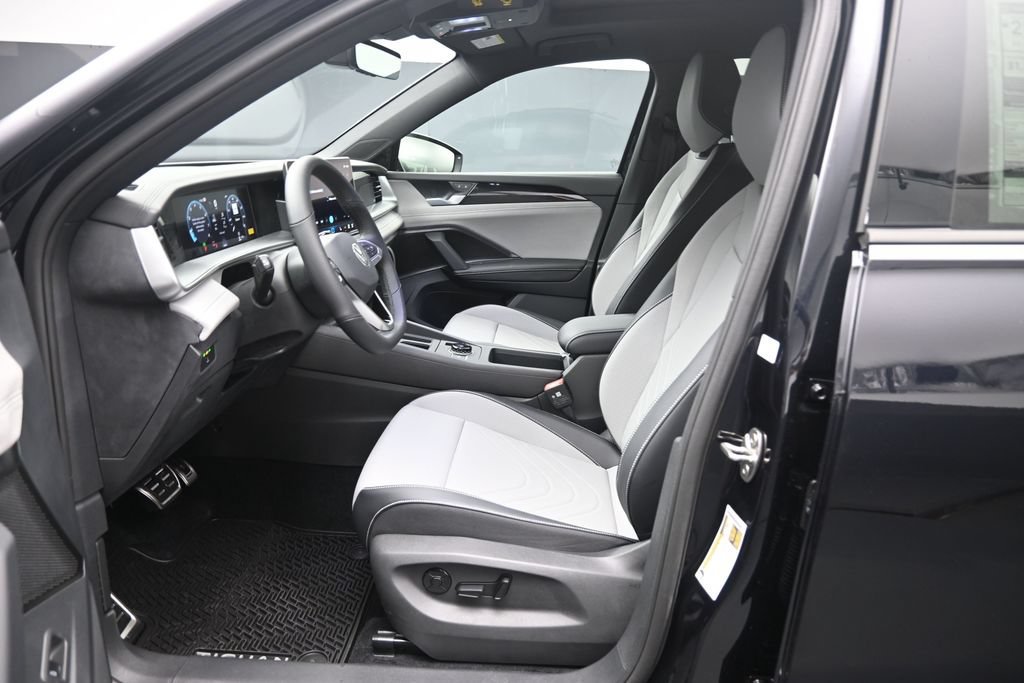 New 2026 Volkswagen Tiguan SE R-Line FWD image 16