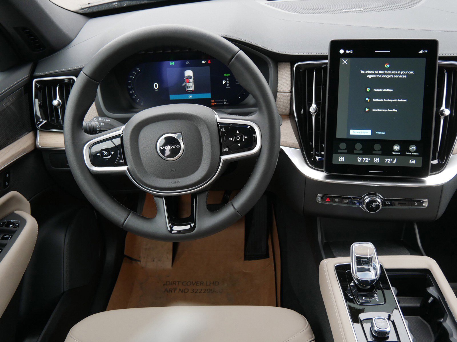 New 2026 Volvo XC90 T8 Plus w/ Protection Package Premier image 7