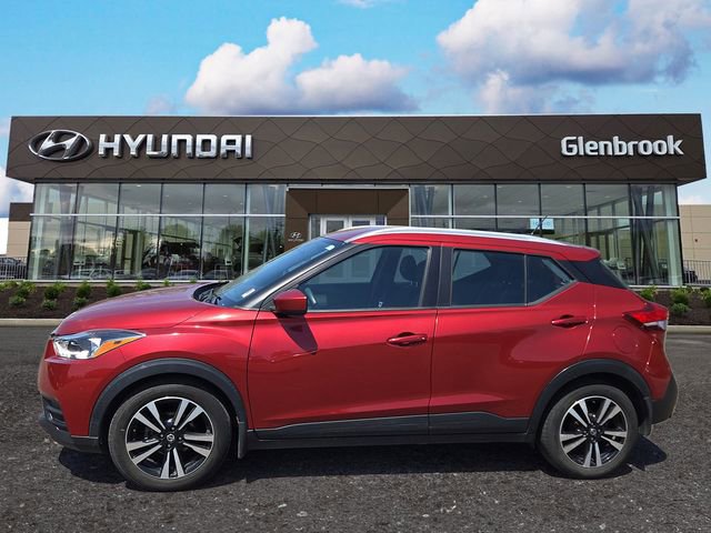 Used 2018 Nissan Kicks SV FWD image 1