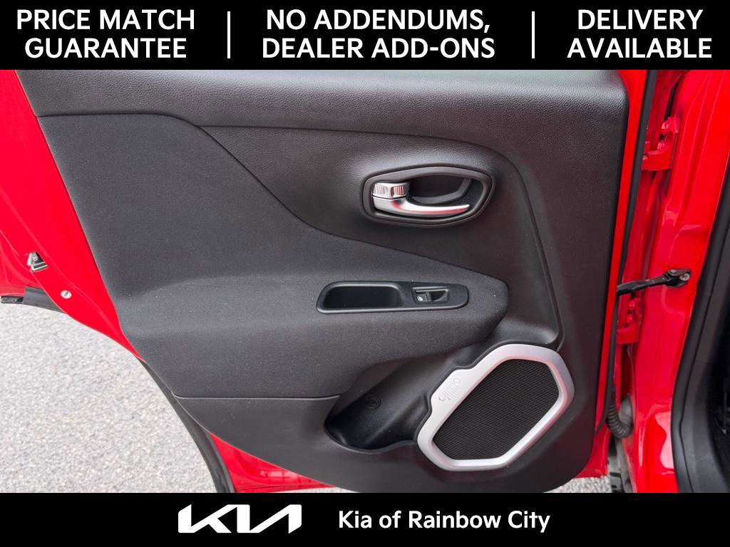 Used 2018 Jeep Renegade Latitude image 15