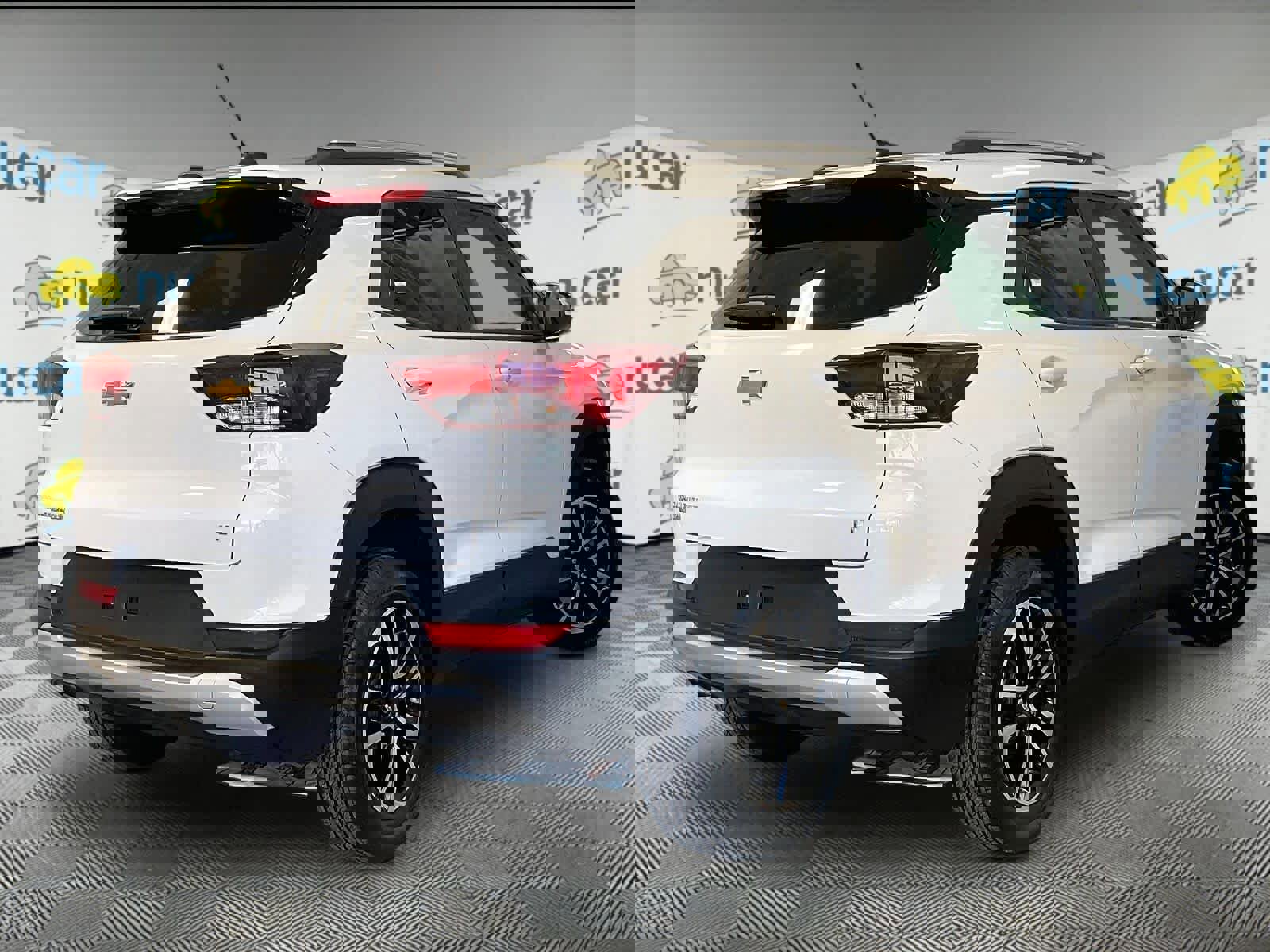 Used 2025 Chevrolet TrailBlazer LT AWD/4WD image 6