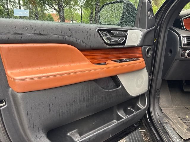 Used 2019 Lincoln Navigator Reserve w/ Cargo Package AWD/4WD image 10
