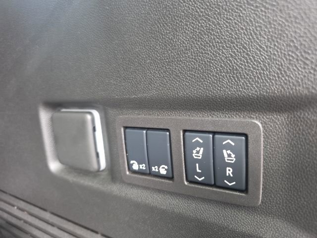 Used 2025 GMC Yukon AT4 Ultimate AWD/4WD image 41