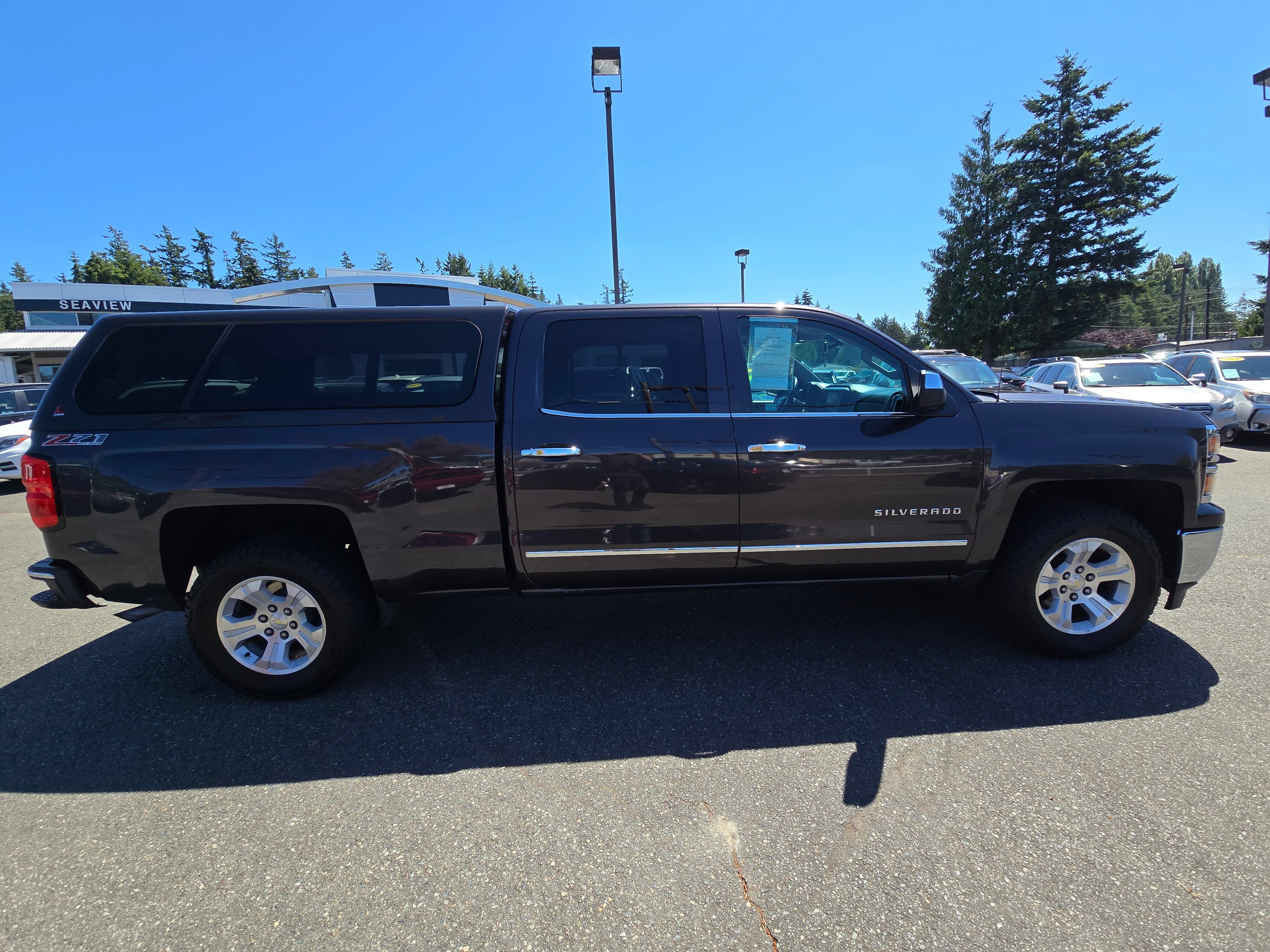 Used 2015 Chevrolet Silverado 1500 LTZ Z71 w/ LTZ Plus Package AWD/4WD image 8