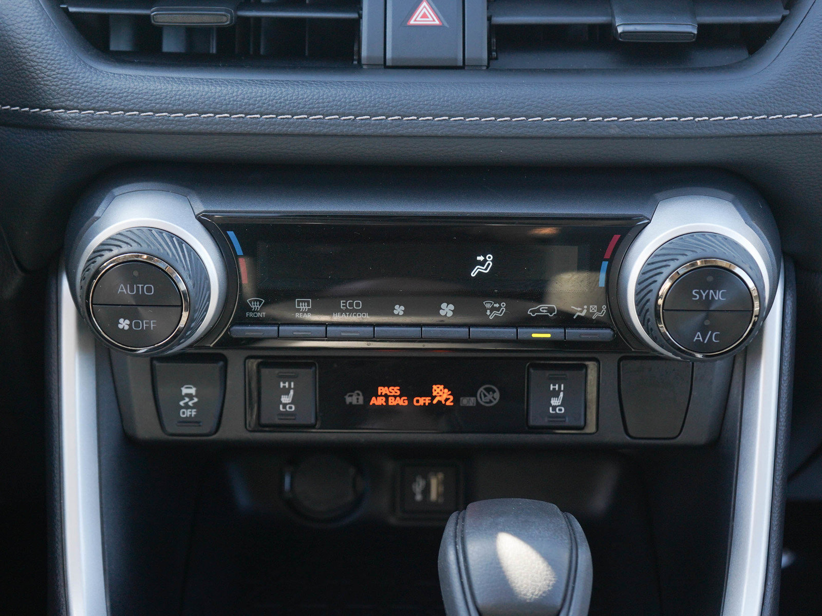 Used 2024 Toyota RAV4 XLE w/ Convenience Package AWD/4WD image 19
