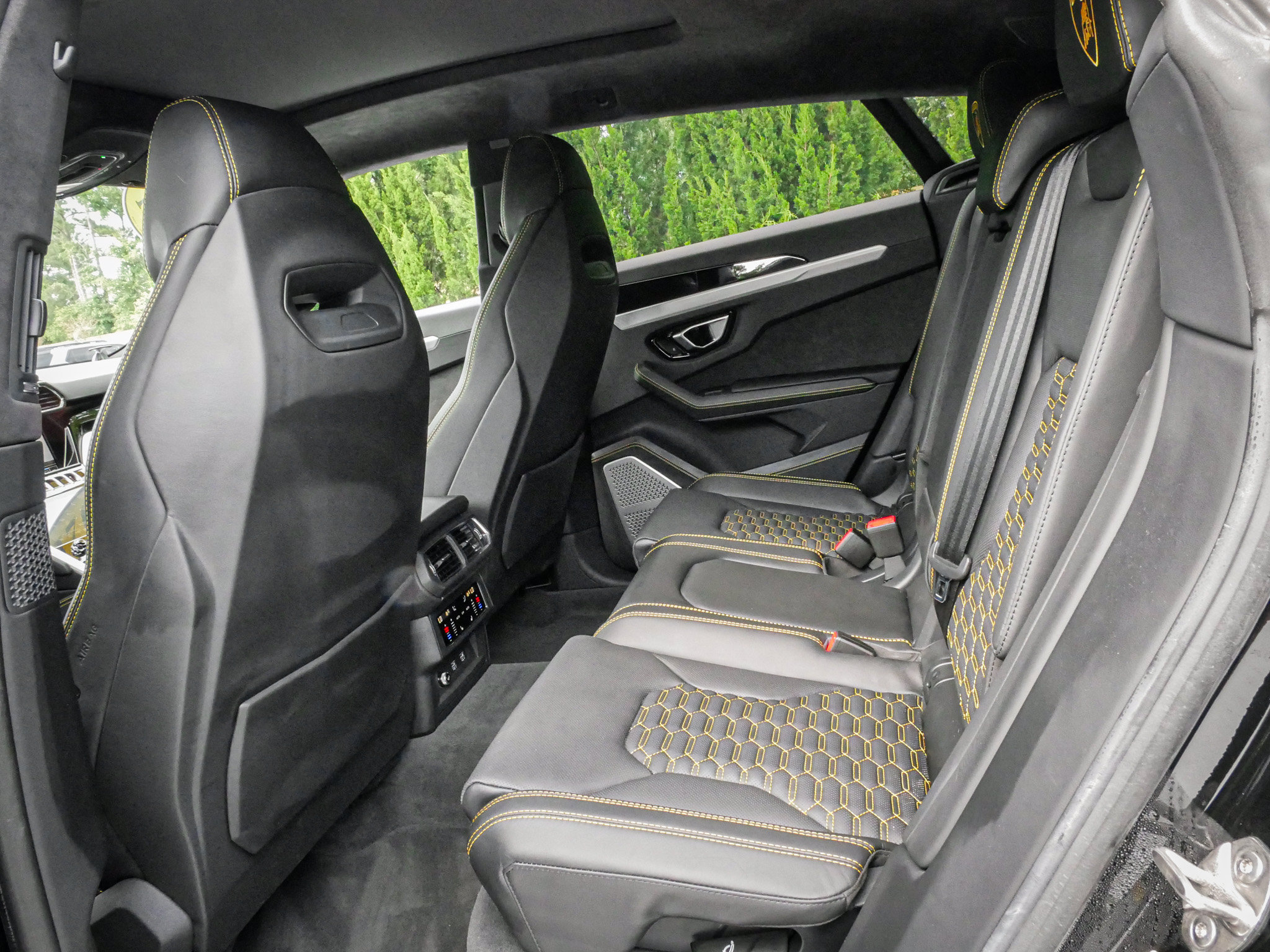 Used 2021 Lamborghini Urus AWD/4WD image 31
