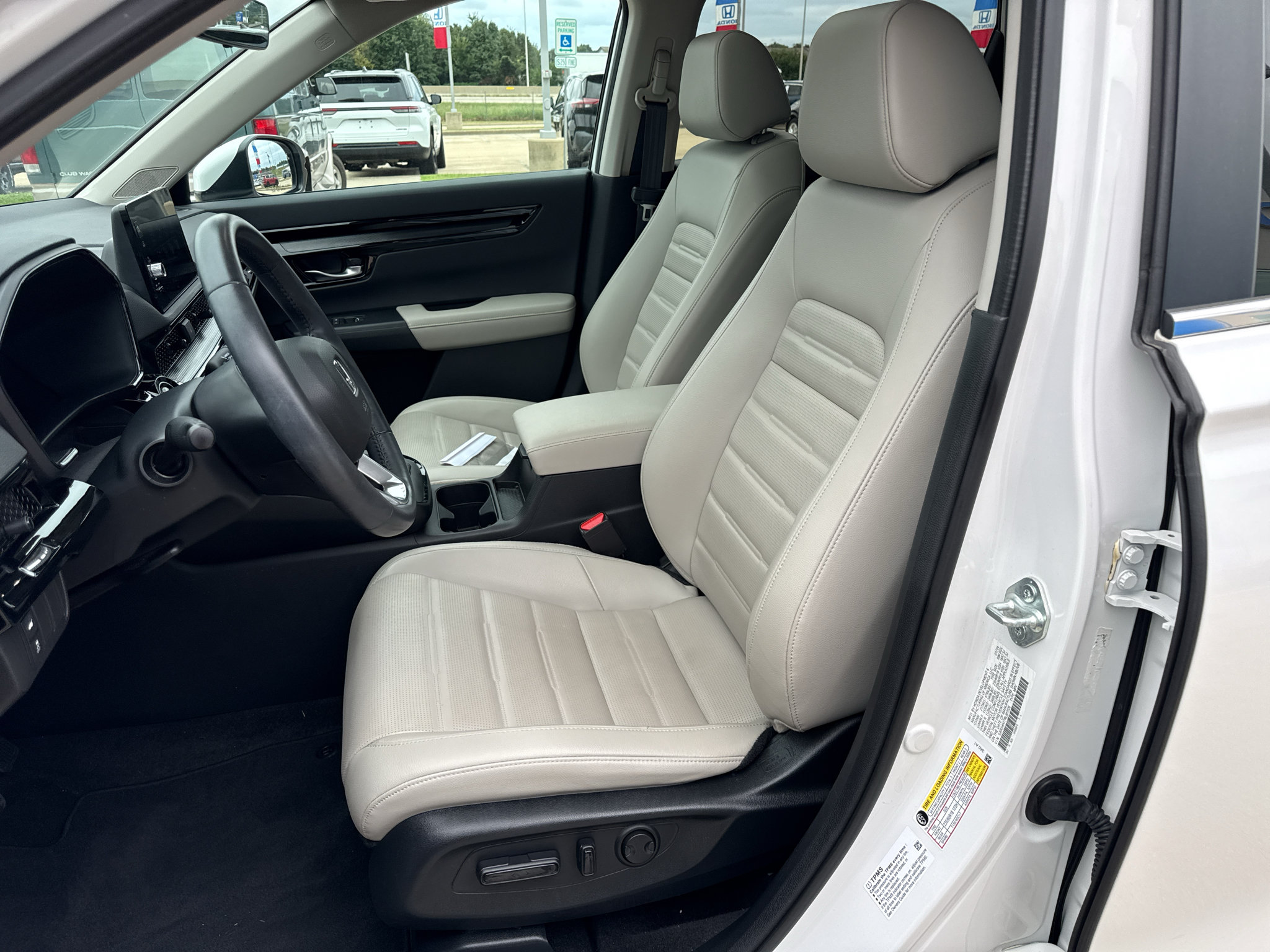 Used 2024 Honda CR-V EX-L image 11