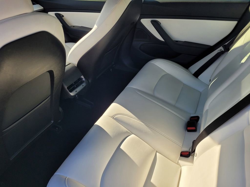 Used 2018 Tesla Model 3 Mid Range RWD image 9