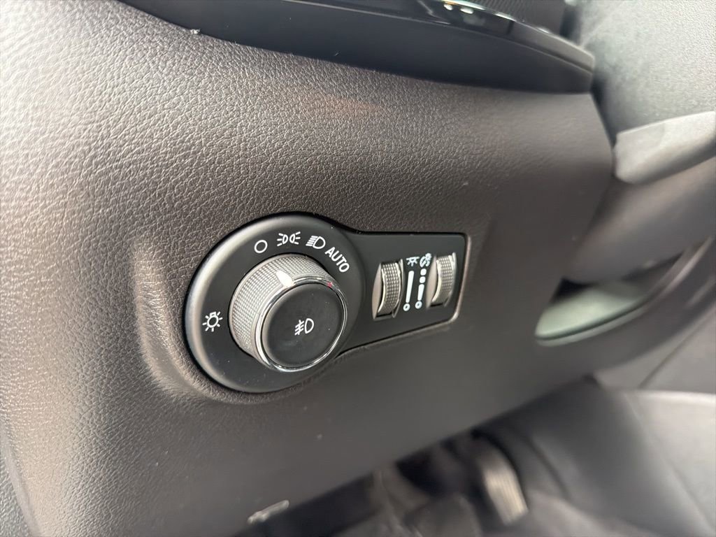 Used 2023 Jeep Compass Trailhawk image 14