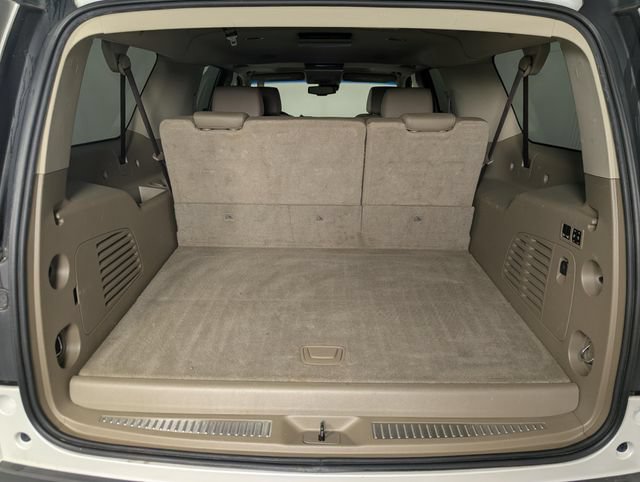 Used 2017 Chevrolet Suburban Premier AWD/4WD image 25
