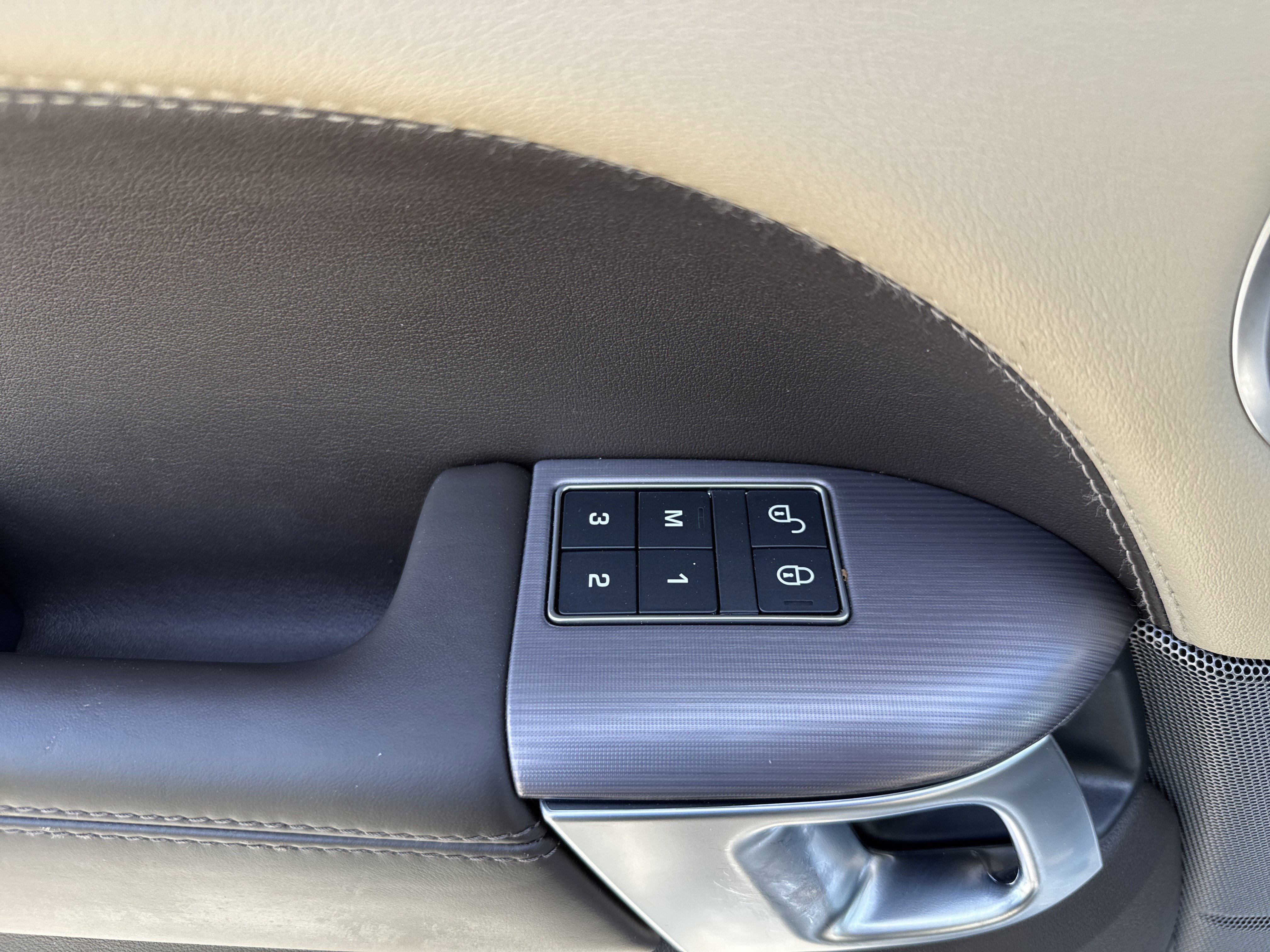 Used 2019 Land Rover Range Rover Sport HSE image 15