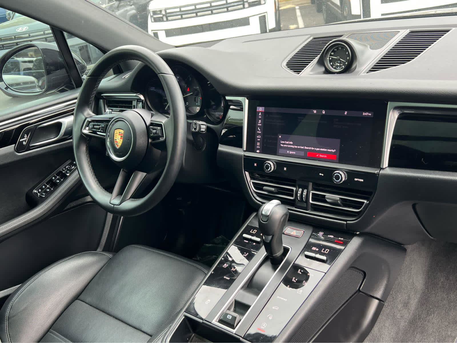 Used 2024 Porsche Macan AWD/4WD image 20