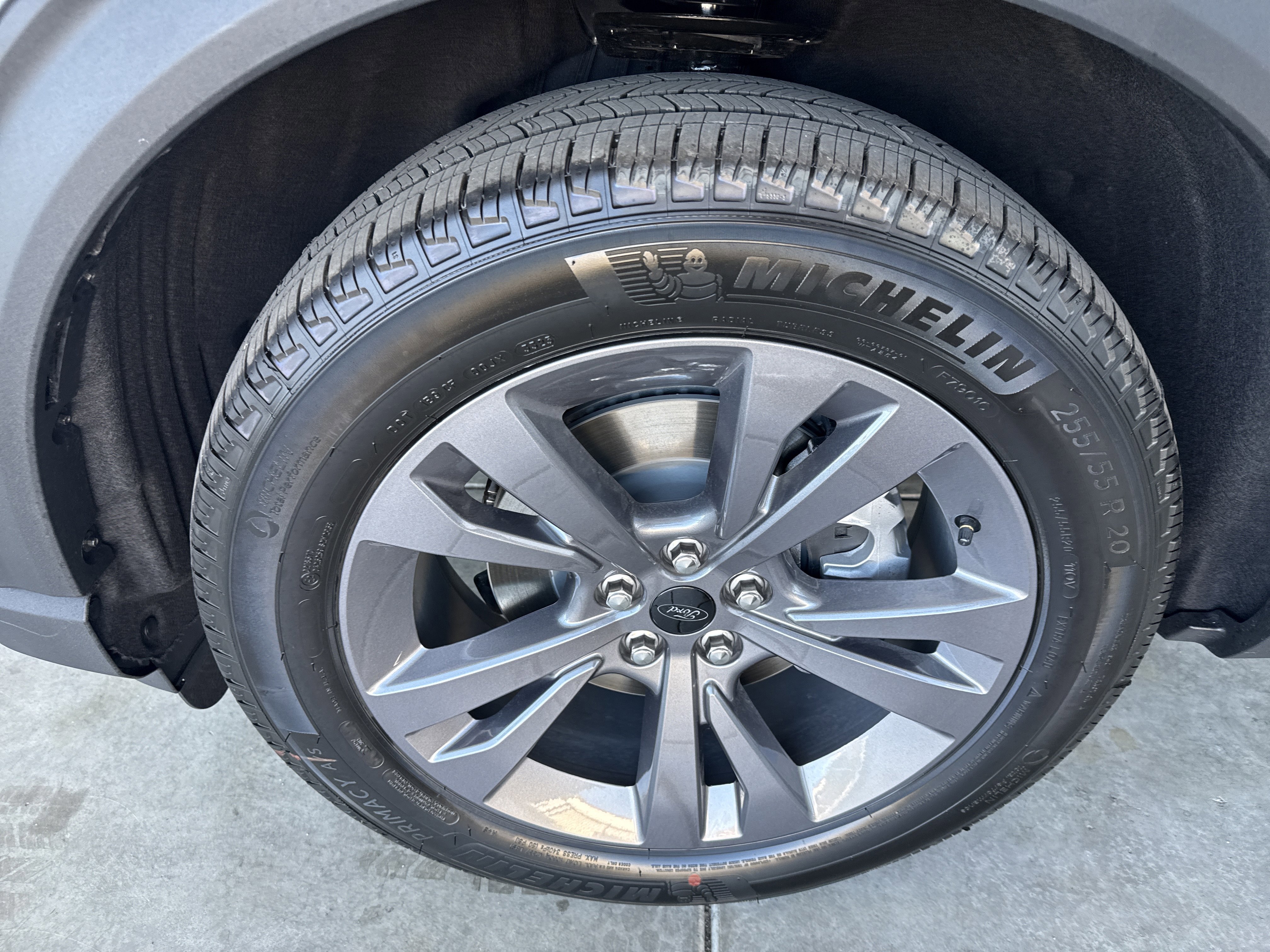 New 2025 Ford Explorer Active image 32