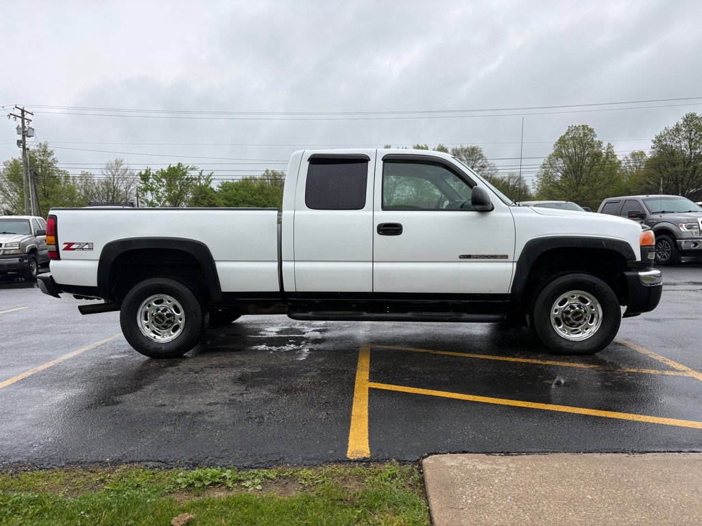 Used 2005 GMC Sierra 2500 W/T w/ Snow Plow Prep Package AWD/4WD image 5