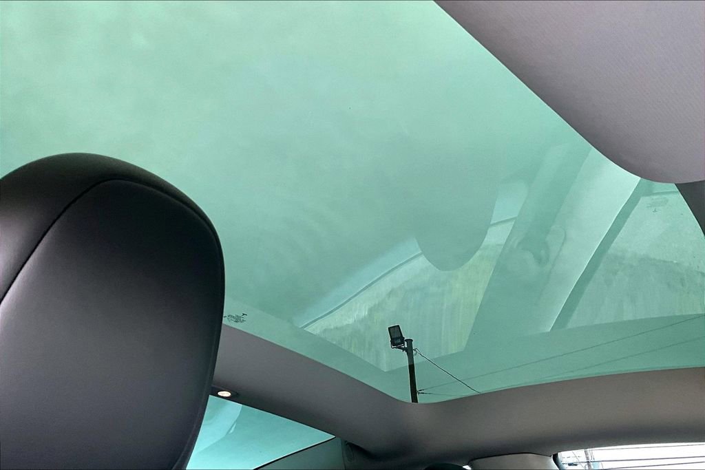 Used 2023 Tesla Model 3 Performance image 15