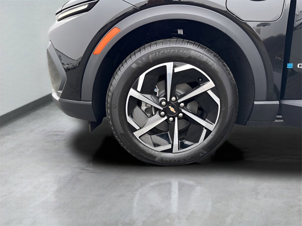 New 2026 Chevrolet Equinox EV LT image 36