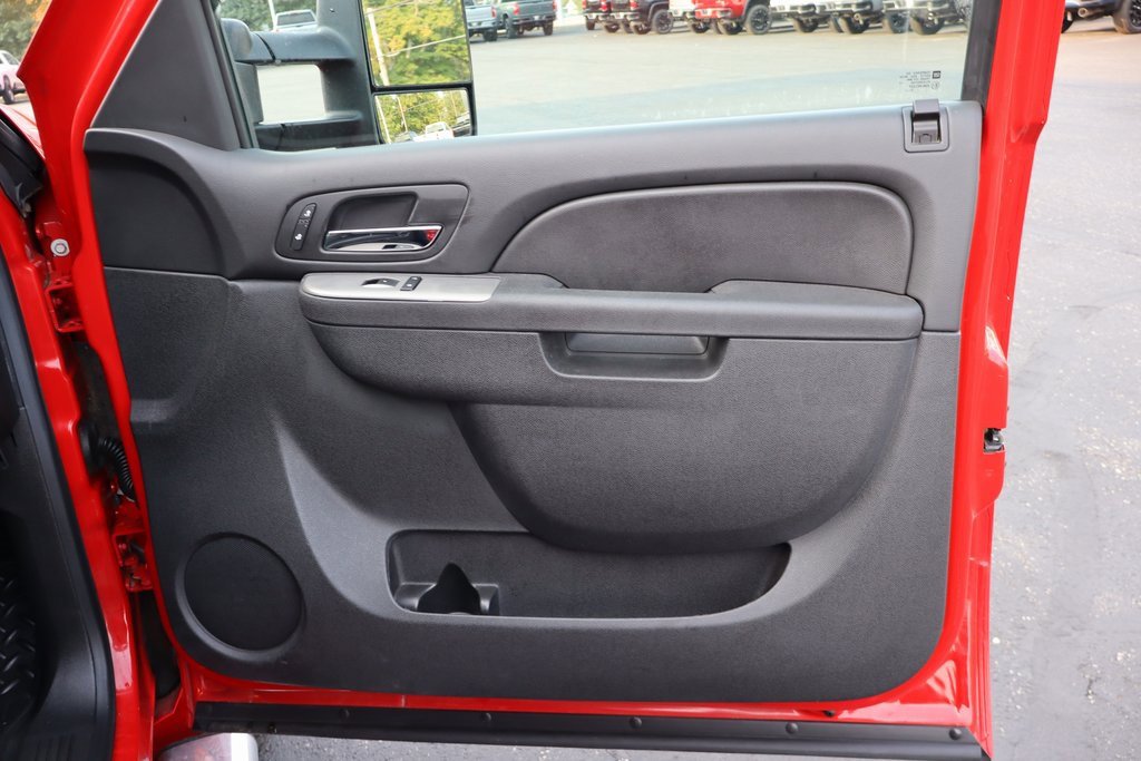 Used 2014 Chevrolet Silverado 2500 LTZ w/ LTZ Plus Package image 22