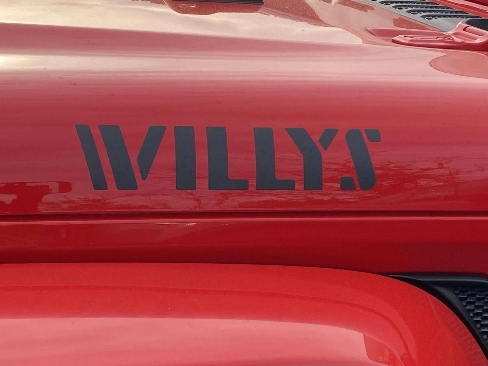 Used 2022 Jeep Gladiator Willys AWD/4WD image 11