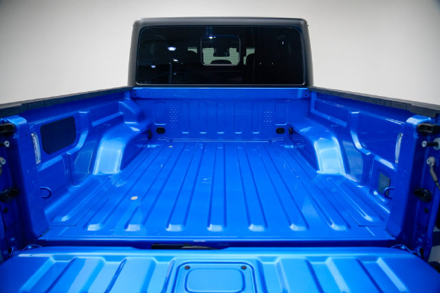 Used 2025 Jeep Gladiator Sport AWD/4WD image 6