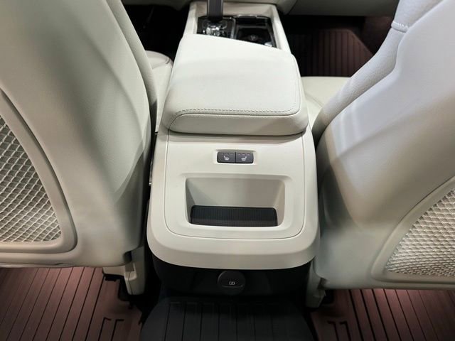 New 2024 Volvo S60 B5 Plus w/ Climate Package image 25