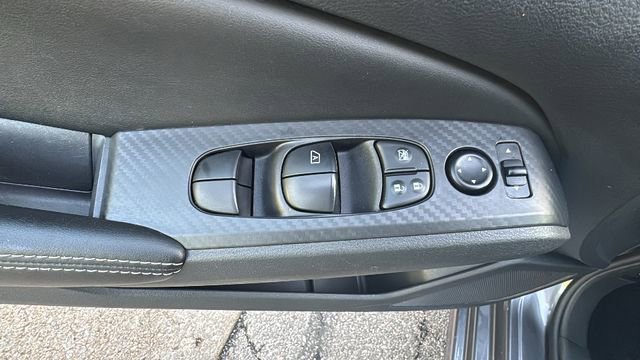 Used 2025 Nissan Altima 2.5 SV FWD image 13