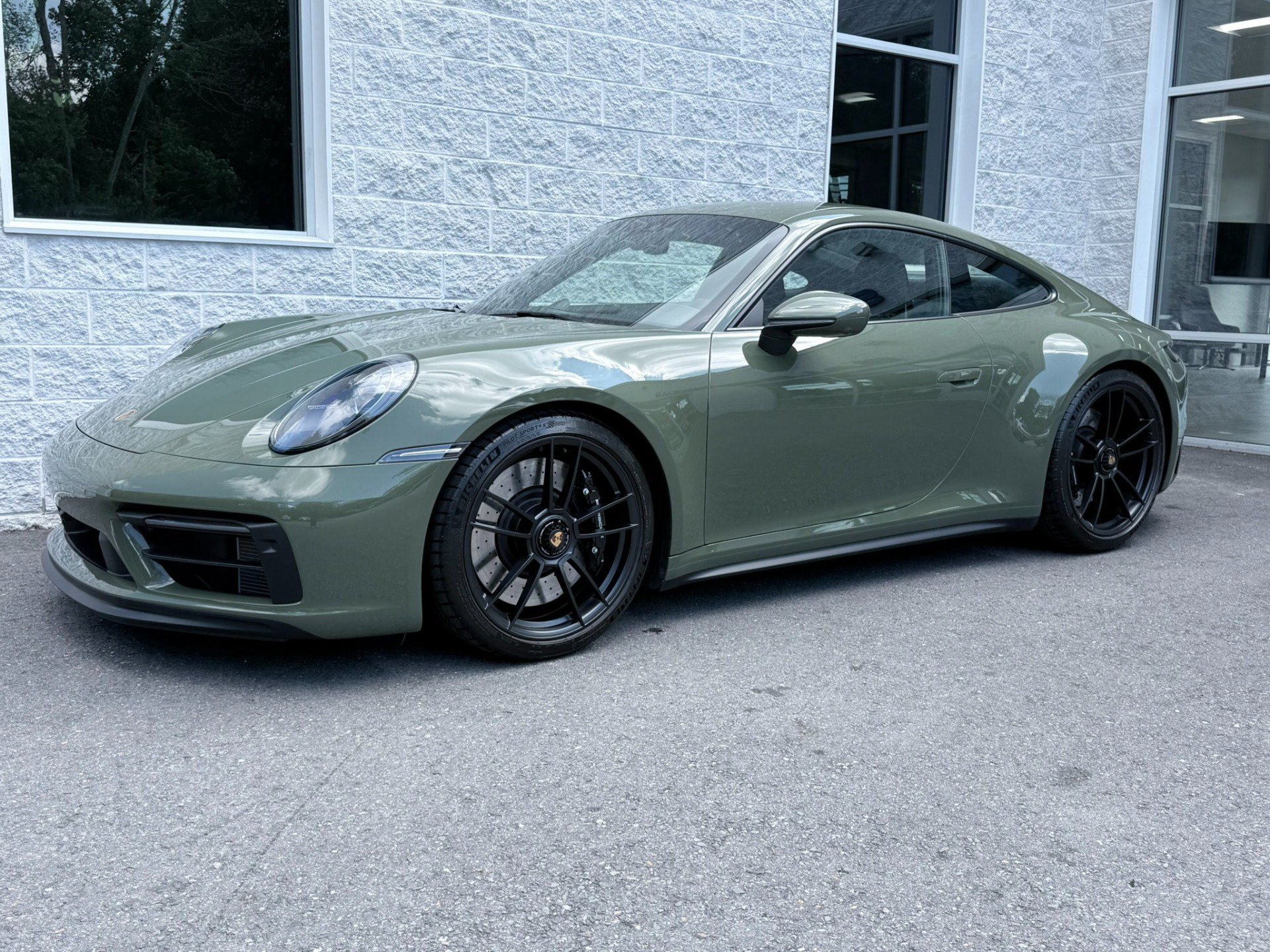 Used 2024 Porsche 911 Carrera GTS RWD image 3