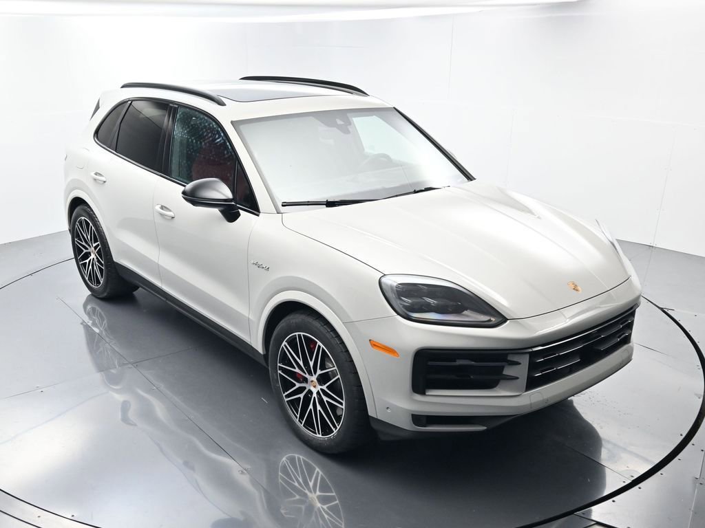 Certified 2025 Porsche Cayenne S image 45