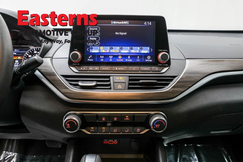 Used 2024 Nissan Altima 2.5 SV image 11