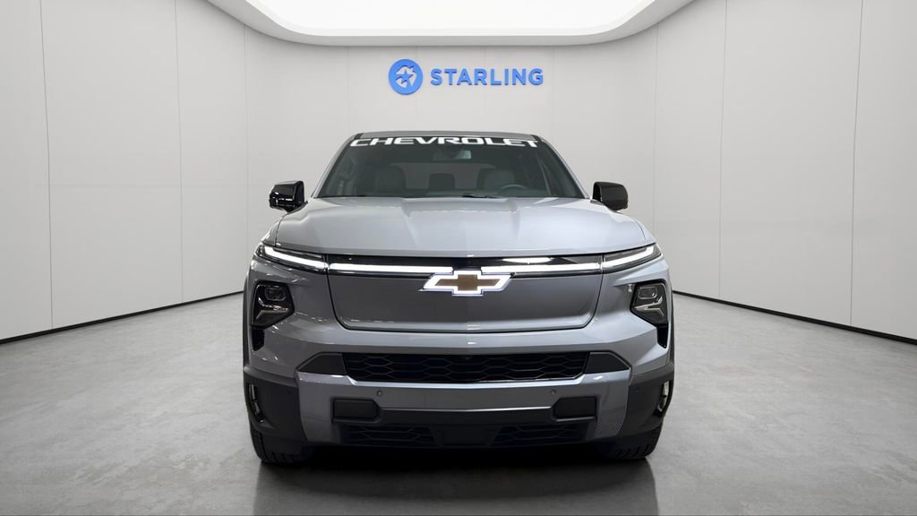 Certified 2025 Chevrolet Silverado EV LT image 13