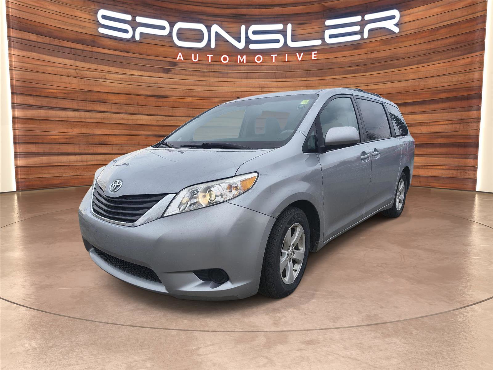 Used 2013 Toyota Sienna LE w/ Towing Pkg