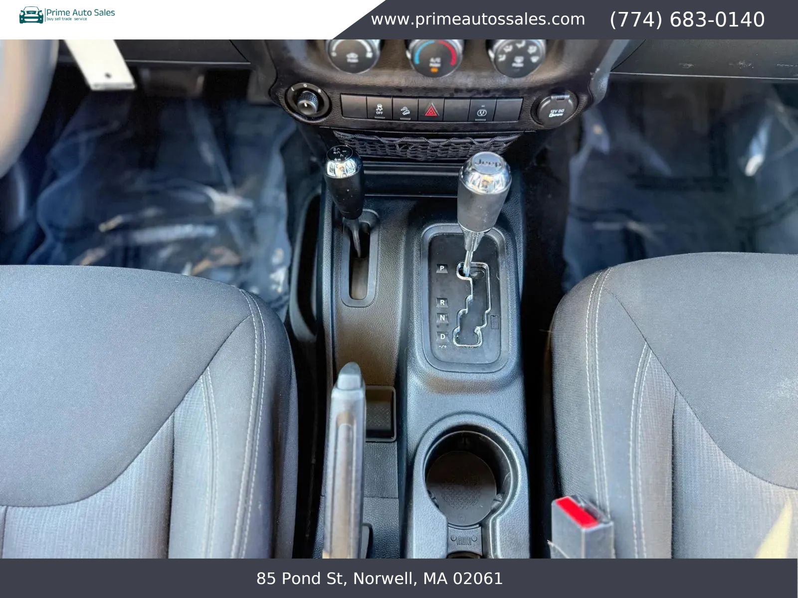 Used 2016 Jeep Wrangler Unlimited Sahara w/ Dual Top Group AWD/4WD image 23