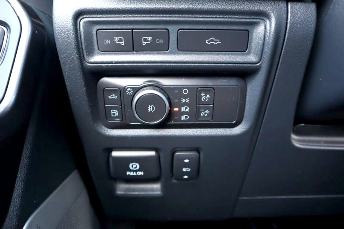 Used 2021 Ford F150 Lariat w/ Equipment Group 502A High image 36