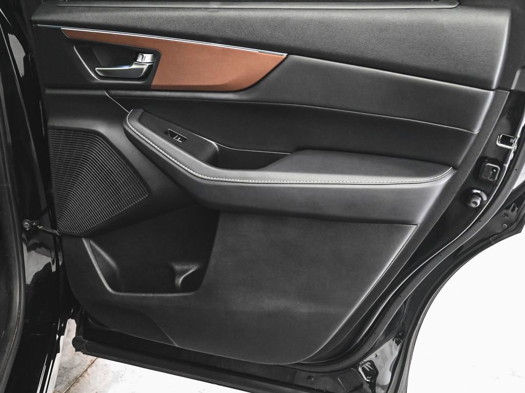 Used 2022 Acura MDX SH-AWD w/ Technology Package image 16